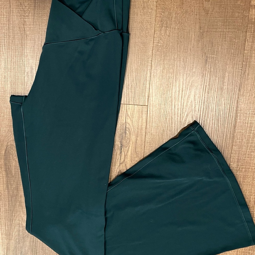 Womens OFFLINE By Aerle Real Me Flare High Rise, Size Large - Picture 3 of 9